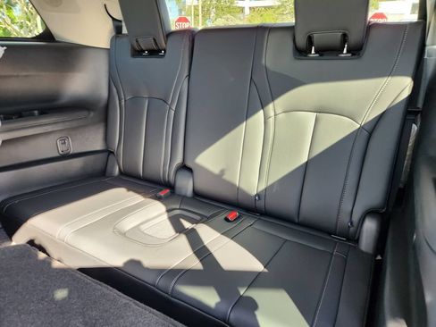 Used 2026 INFINITI QX60 Luxe w/ Cargo Package FWD image 9