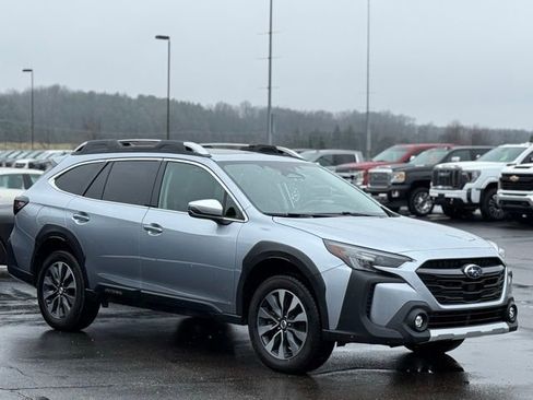 Used 2024 Subaru Outback Touring image 41