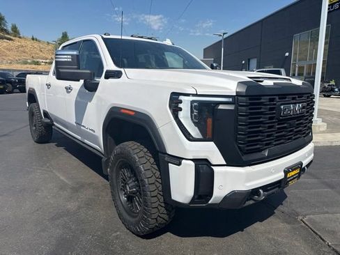 Used 2024 GMC Sierra 2500 Denali Ultimate AWD/4WD image 2