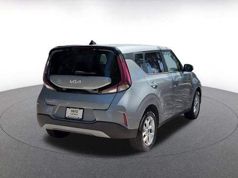 Used 2025 Kia Soul LX w/ LX Technology Package FWD image 16