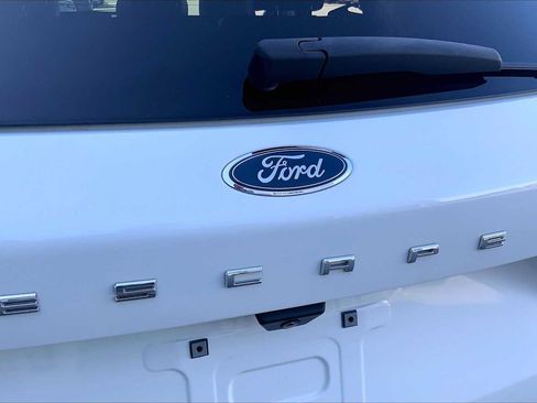 Used 2020 Ford Escape Titanium FWD image 33