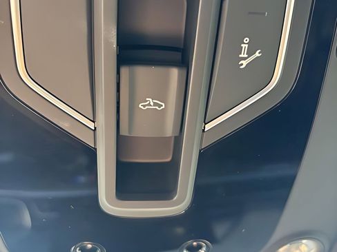 Used 2024 Audi A4 2.0T Prestige image 22