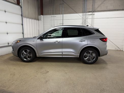 Certified 2023 Ford Escape ST-Line w/ Tech Pack #1 image 5