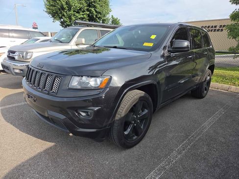 Used 2015 Jeep Grand Cherokee Altitude AWD/4WD image 10
