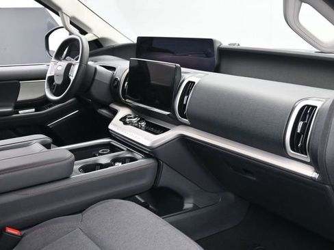 Certified 2025 Ford Expedition Active RWD image 28