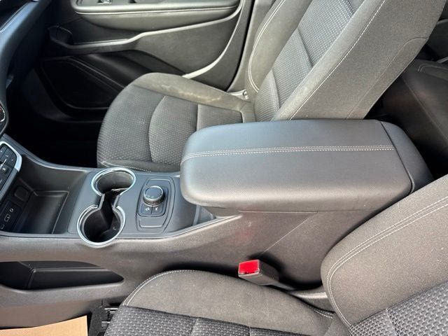 Used 2024 GMC Terrain SLE FWD image 16