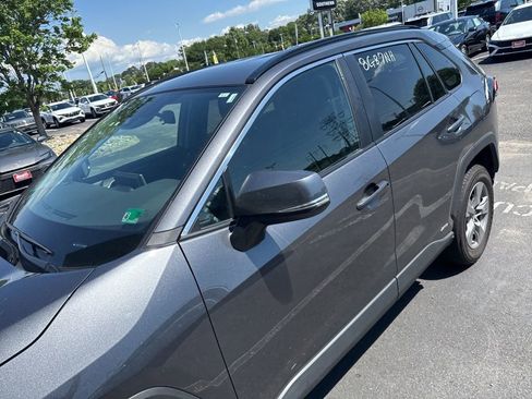 Used 2025 Toyota RAV4 XLE AWD/4WD image 3