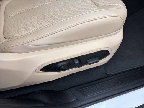 Used 2023 Jeep Grand Cherokee Limited w/ Luxury Tech Group II image 42