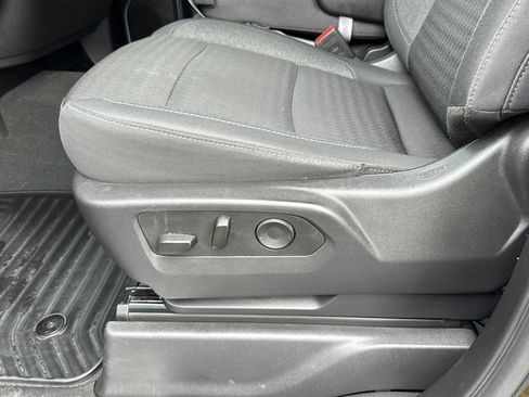 Used 2025 Chevrolet Silverado 2500 LT w/ Convenience Package image 29