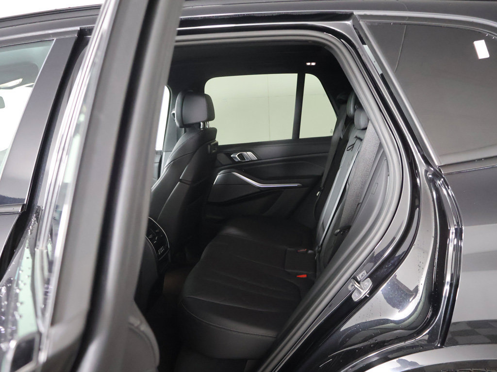 Used 2023 BMW X5 M50i w/ Climate Comfort Package AWD/4WD image 34