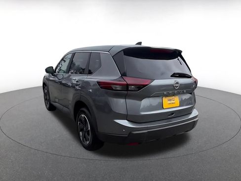 Used 2025 Nissan Rogue SV AWD/4WD image 11