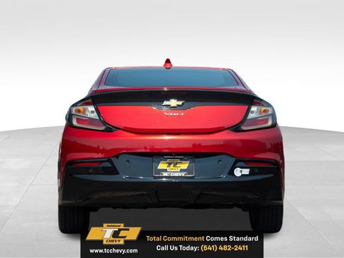 Used 2018 Chevrolet Volt Premier w/ Driver Confidence Package FWD image 4
