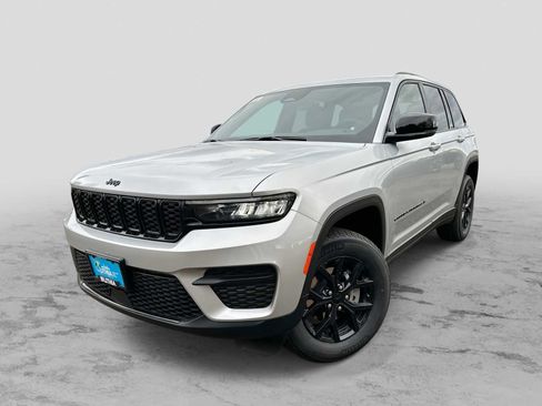 New 2025 Jeep Grand Cherokee Altitude image 1