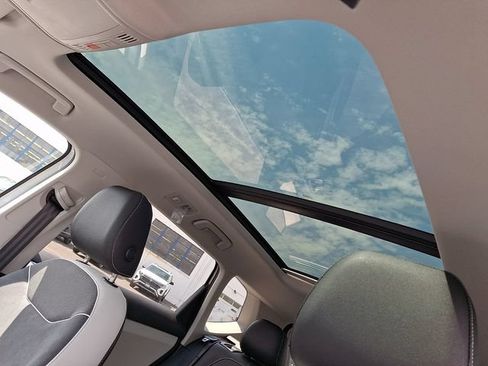 New 2026 Volkswagen Taos SE AWD/4WD image 7