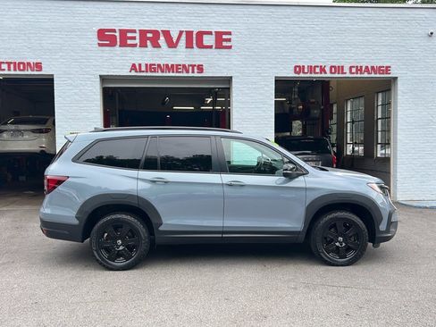 Used 2022 Honda Pilot TrailSport image 1