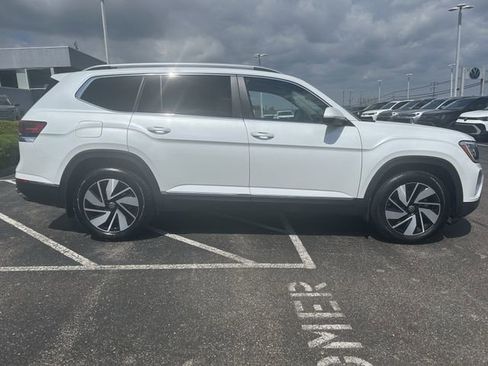 Used 2025 Volkswagen Atlas SEL AWD/4WD image 8