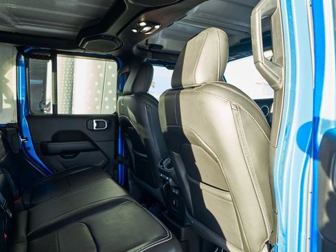 Used 2022 Jeep Wrangler Unlimited Sahara image 25