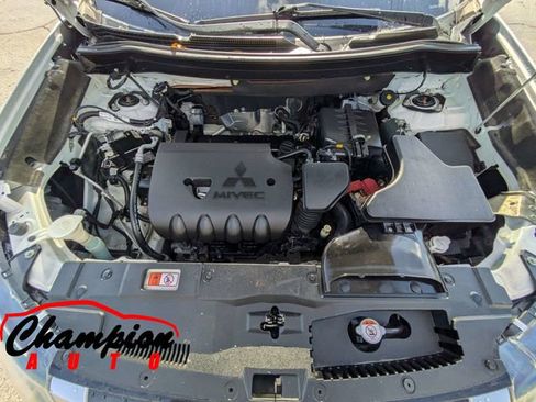 Used 2019 Mitsubishi Outlander SE image 16