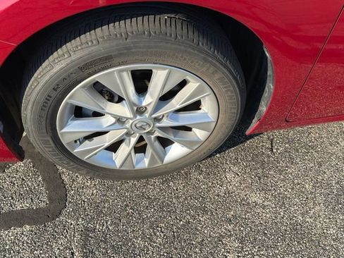 Used 2015 Lexus ES 300h w/ Navigation System Package FWD image 3