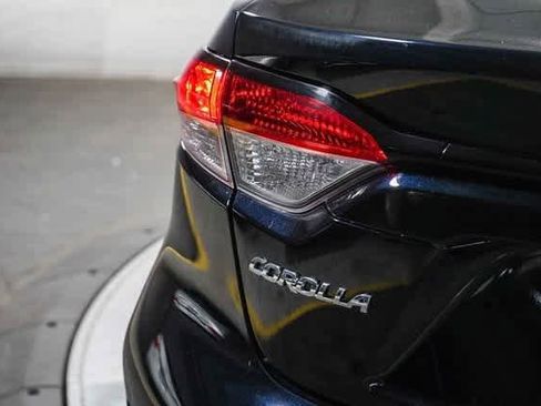 Certified 2023 Toyota Corolla LE image 11