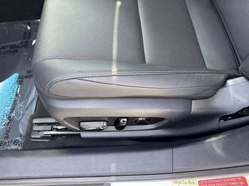 Used 2025 Lexus ES 350 w/ Premium Package FWD image 41