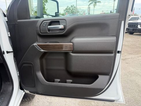 Used 2023 Chevrolet Silverado 2500 LT AWD/4WD image 17