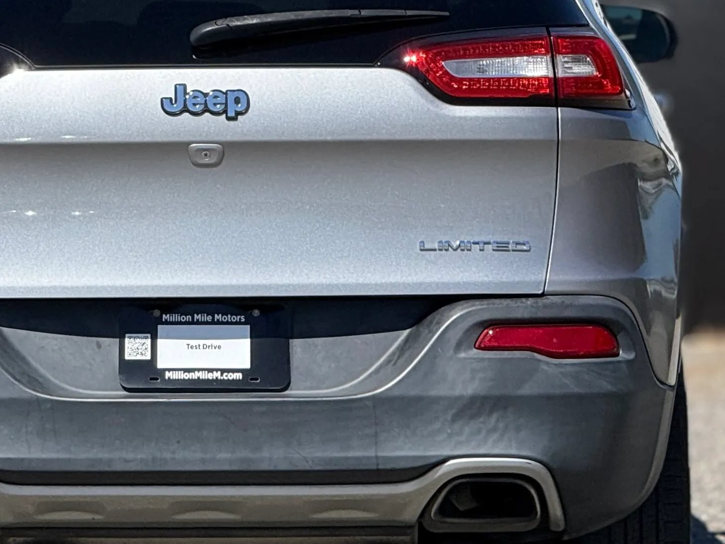 Used 2015 Jeep Cherokee Limited AWD/4WD image 14