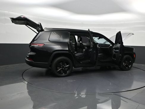 Used 2022 Jeep Grand Cherokee L Limited w/ Black Appearance Package RWD image 37