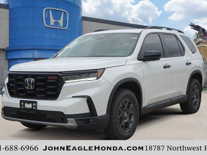 New 2025 Honda Pilot TrailSport