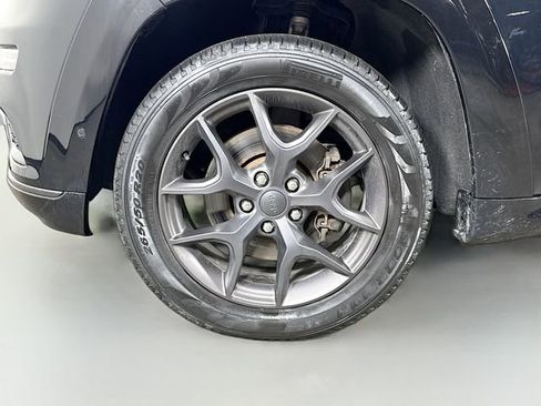 Used 2019 Jeep Grand Cherokee Limited X image 28