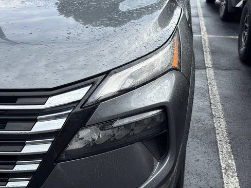 Used 2024 Nissan Rogue S AWD/4WD image 6