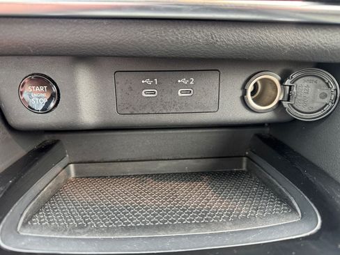 Used 2025 Nissan Rogue SV FWD image 25