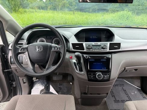 Used 2014 Honda Odyssey EX image 16