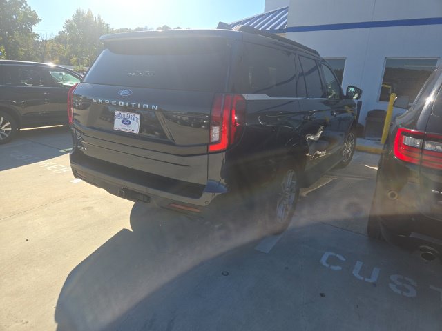 Used 2025 Ford Expedition Active AWD/4WD image 20