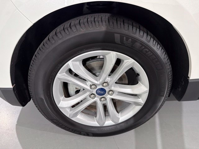 Used 2020 Ford Edge SEL w/ Convenience Package FWD image 4