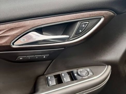 Used 2023 Buick Envision Avenir AWD/4WD image 10