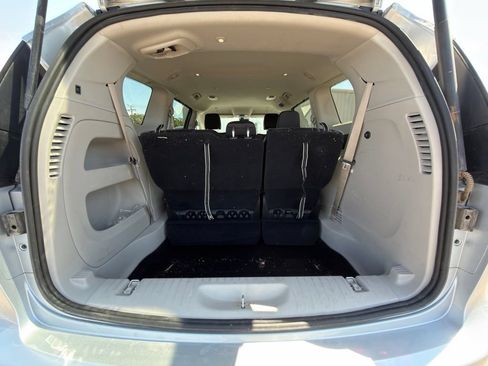 Used 2023 Chrysler Pacifica Touring-L AWD/4WD image 17
