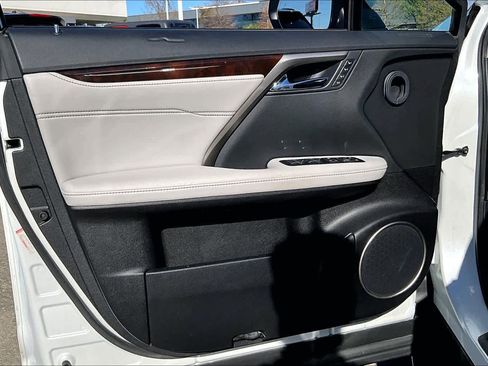 Used 2016 Lexus RX 450h AWD image 19