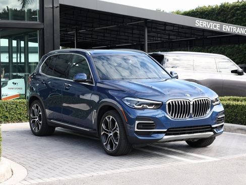 Used 2023 BMW X5 sDrive40i w/ Parking Assistance Package image 2