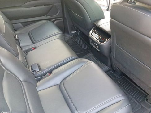 Used 2025 Nissan Armada SV AWD/4WD image 29