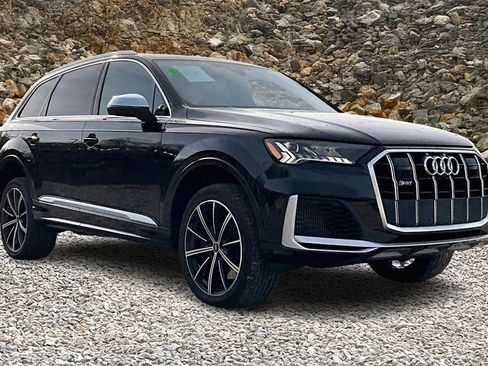 Used 2022 Audi SQ7 Premium Plus w/ SQ7 Executive Package image 10