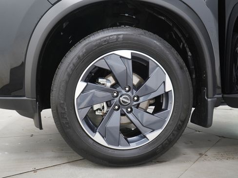 Used 2025 Nissan Rogue SV AWD/4WD image 28