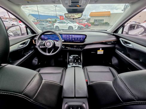 Used 2024 Buick Envision Avenir image 2