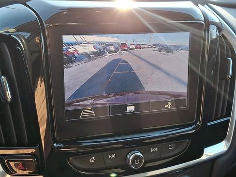 Used 2020 Chevrolet Traverse LT w/ Driver Confidence II Package image 18