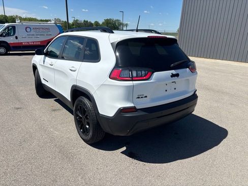 Used 2023 Jeep Cherokee Altitude Lux AWD/4WD image 5