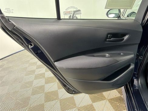 Used 2022 Toyota Corolla LE image 17