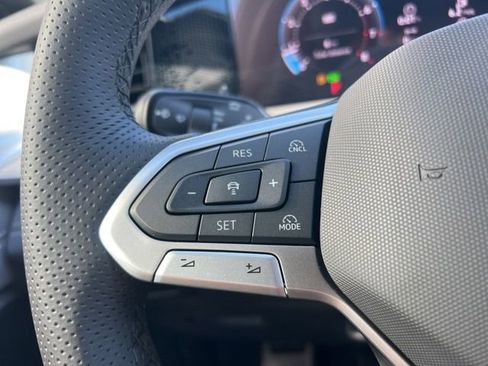 New 2026 Volkswagen Tiguan SE R-Line image 7