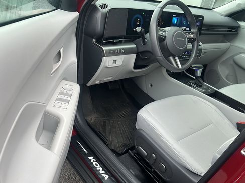 Used 2024 Hyundai Kona SEL image 4