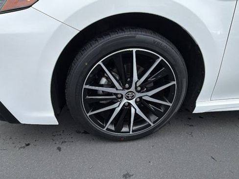 Used 2024 Toyota Camry SE w/ Cold Weather Package image 10