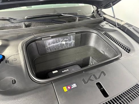 Used 2024 Kia EV9 GT-Line AWD/4WD image 37